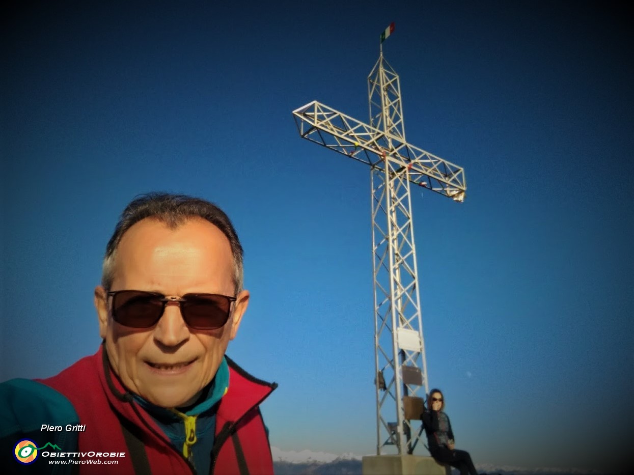 01 Selfie alla croce del Linzone (1392 m).jpg